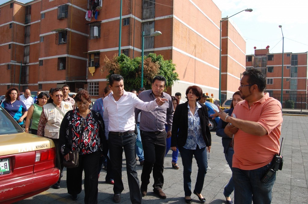 EN RIESGO 240 MIL HABITANTES DE IZTAPALAPA, POR GRIETAS Y HUNDIMIENTOS