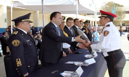 Impulsan a egresados mantenerse a la vanguardia como la mejor policÃ­a del paÃ­s