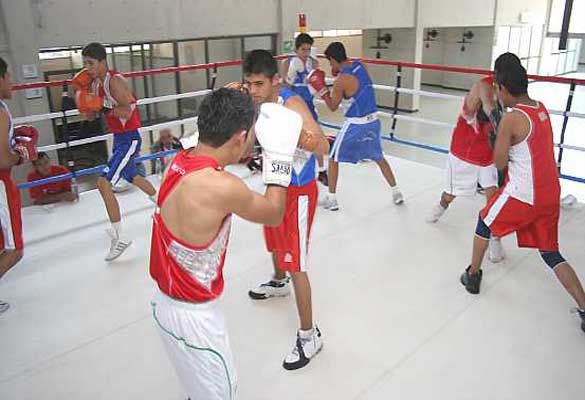 BOXEADORES DEL CNAR DOMINAN COPA AZTECA EN TIJUANA