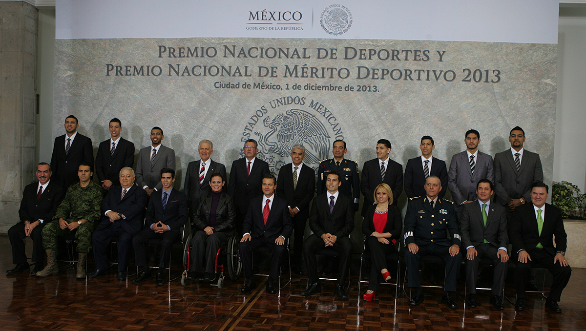 ENTREGA PRESIDENTE ENRIQUE PEÑA NIETO EL PREMIO NACIONAL DE DEPORTES 2013