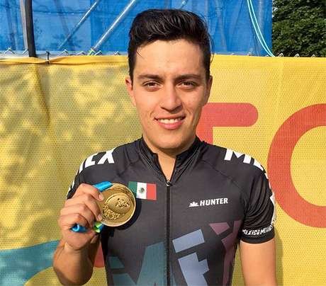 Mike Páez encara el 2016 con la meta de lograr una medalla en el Mundial