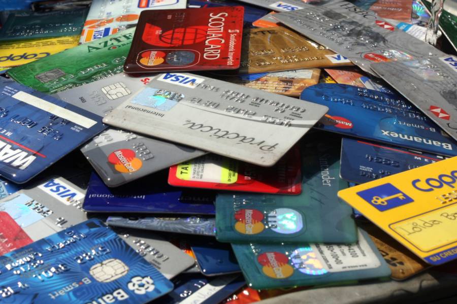 Implementar seguridad biométrica en operaciones con tarjetas de crédito y débito
