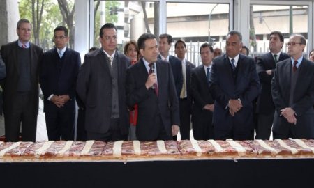 PARTE EL SECRETARIO DE ECONOMÃA LA TRADICIONAL ROSCA DE REYES