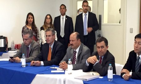 VISITA EL SECRETARIO DE ECONOMÃA LAS INSTALACIONES DE LA EMPRESA FOXCONN EN CIUDAD JUÃREZ