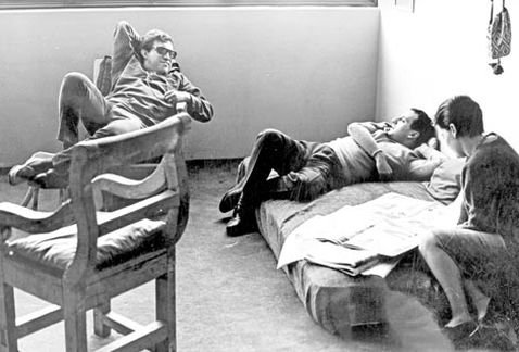 CELEBRA EL MUSEO DEL ESTANQUILLO LA LÚDICA AMISTAD ENTRE CARLOS MONSIVÁIS Y VICENTE ROJO