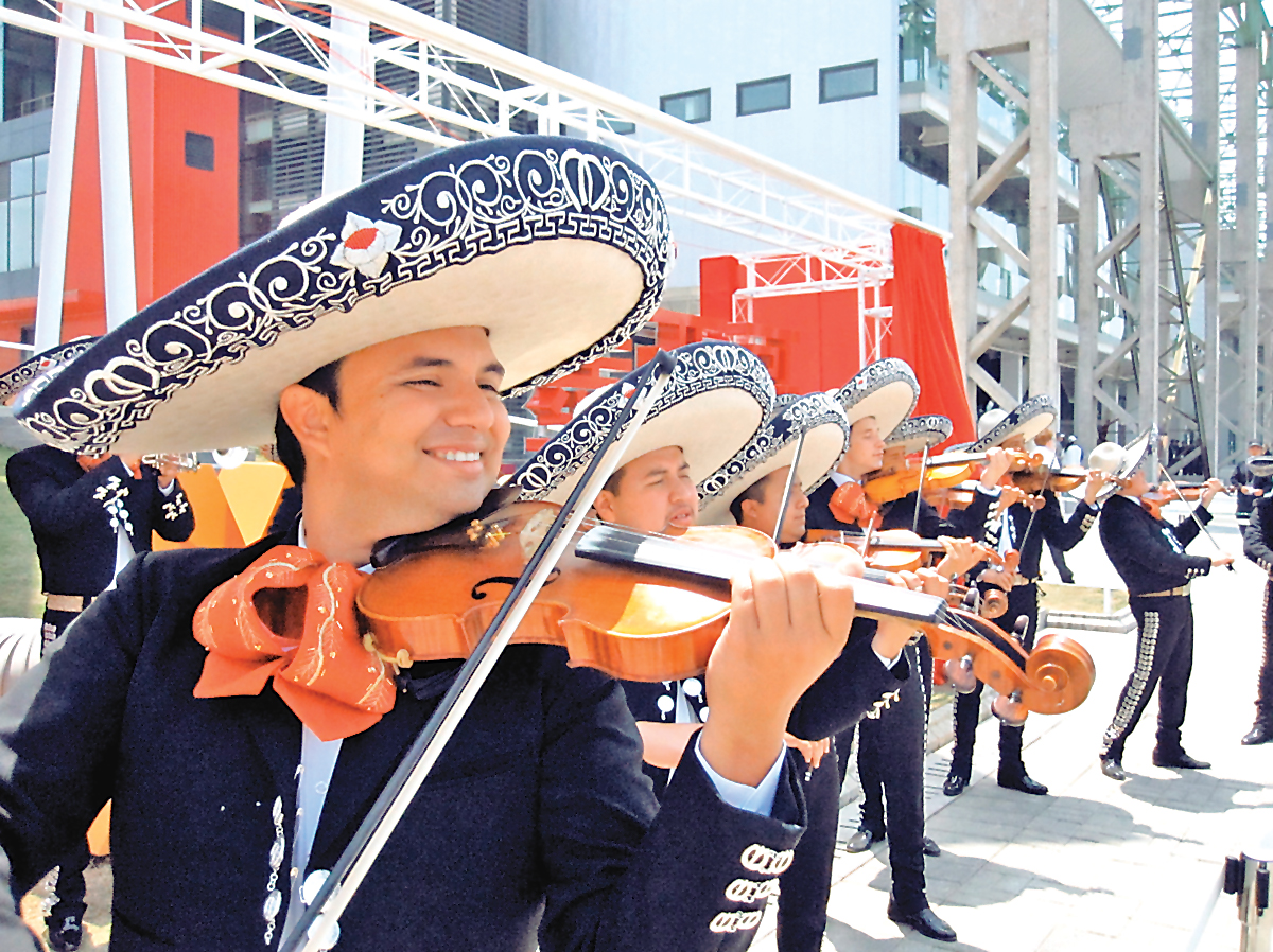 Ponen al mariachi tono argentino