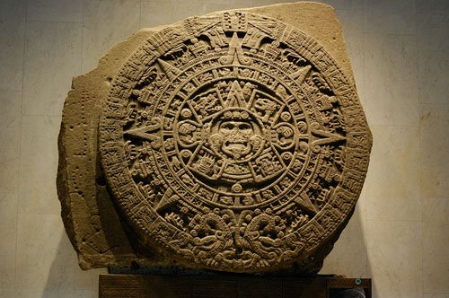 RESPLANDECEN LOS MONOLITOS DEL MUSEO NACIONAL DE ANTROPOLOGÃA