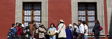 VISITAN LA a€œCASA CHICAa€ Y LA CUNA DE LA CATRINA DURANTE PASEO HISTÓRICO POR MONEDA
