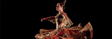 EL TEATRO DE LA CIUDAD SE RINDE ANTE EL ARTE DE PILAR RIOJA
