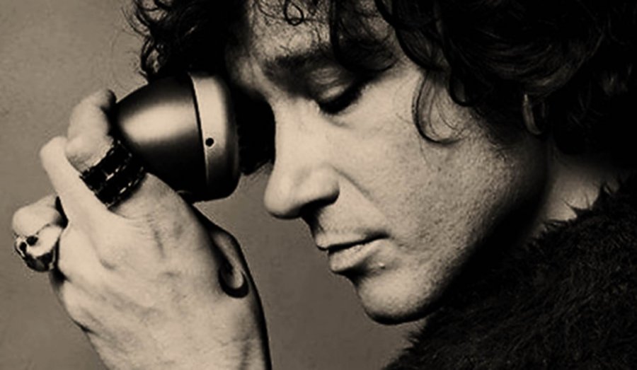 MTV LATINOAMÉRICA DA LA BIENVENIDA AL MÚSICO, CANTANTE Y COMPOSITOR ENRIQUE BUNBURY AL ESCENARIO a€œMTV UNPLUGGEDa€