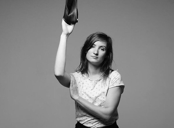 F L O T A, UN JUEGO CON EL CUERPO, ESPACIO Y EL TIEMPO