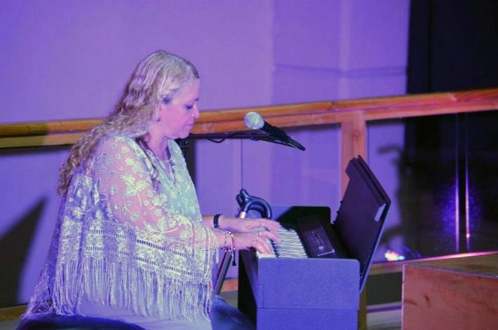 OFRECE TERE LANDEROS RECITAL EN EL TEATRO MARÃA TERESA MONTOYA