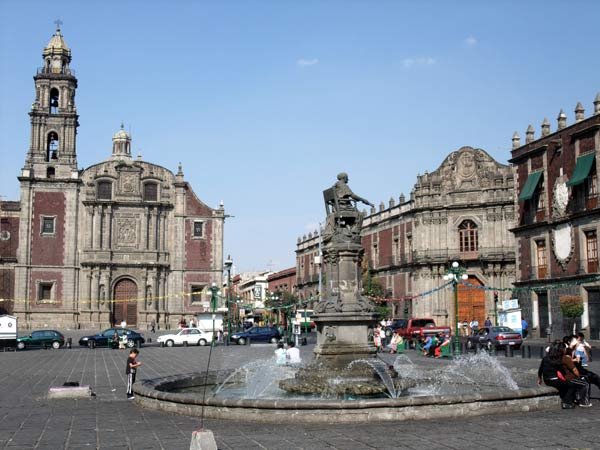 Participan en Paseos Históricos más de 20 mil capitalinos
