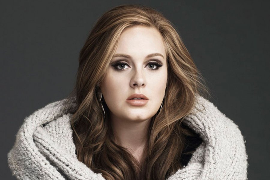 ADELE REGRESA A LOS ESCENARIOS POR PRIMERA VEZ EN 5 AÑOS
