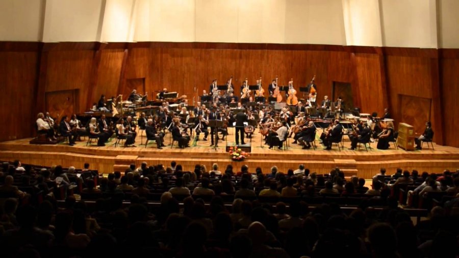 Inicia la Orquesta Filarmónica de la Ciudad de México conciertos de 2016 bajo la batuta huésped de Jesús Medina