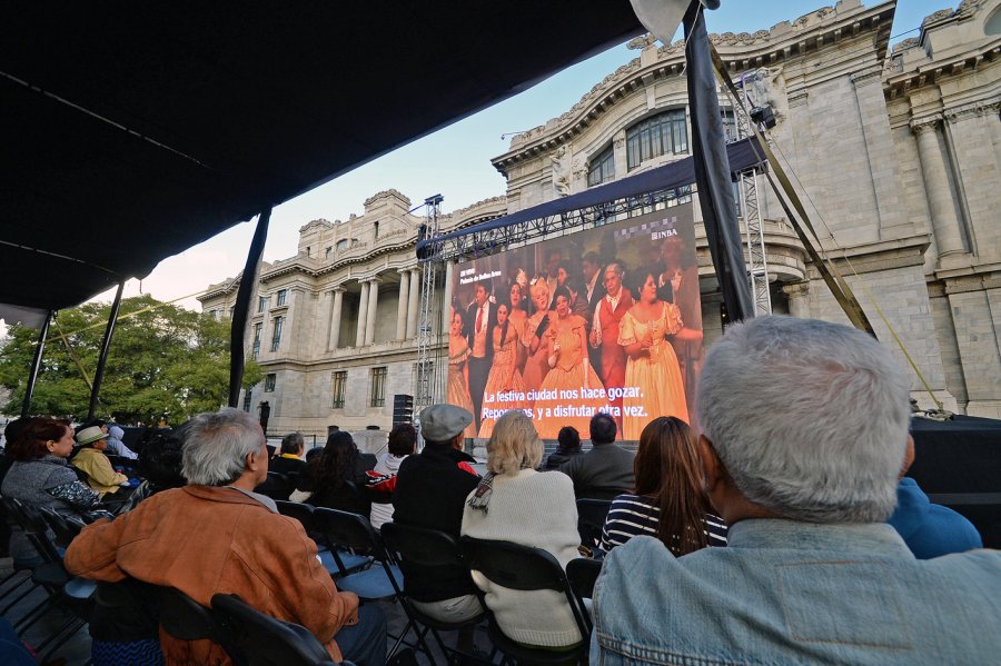 Cautiva al público la ópera La traviata en el ciclo Desde los Grandes Teatros del Mundo