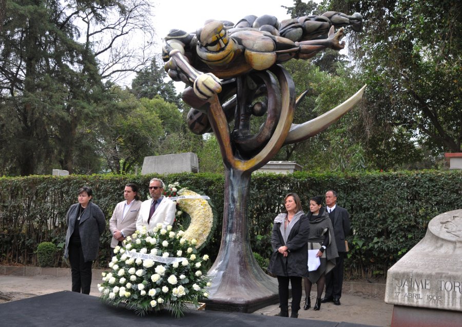 Realizan homenaje luctuoso a David Alfaro Siqueiros