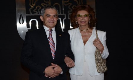 Nombran â€œVisitante Distinguidaâ€ y entrega â€œLas Alas de la CDMXâ€ a Sophia Loren
