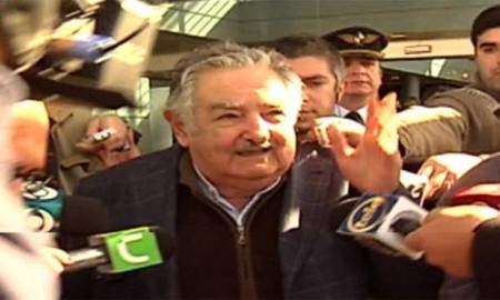 Mujica inaugurÃ³ obras en Hospital de Young y apelÃ³ a pensar colectivamente, "como colmenaâ€