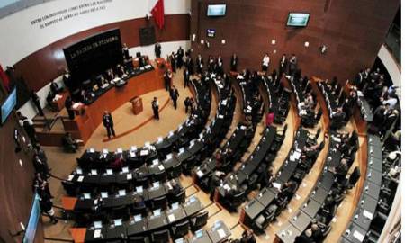 Senadores reconocen convenio para trabajadores temporales en California, EU