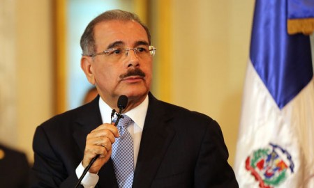 El Presidente Medina firma el decreto del Plan Nacional de RegularizaciÃ³n