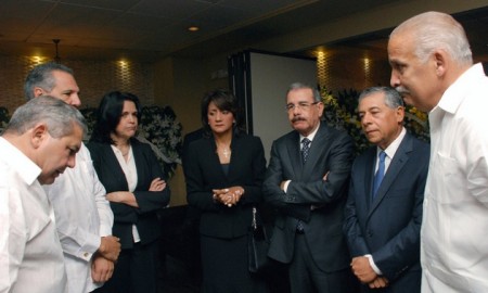 Presidente Medina da el pÃ©same a DoÃ±a DedÃ© Mirabal y a su familia