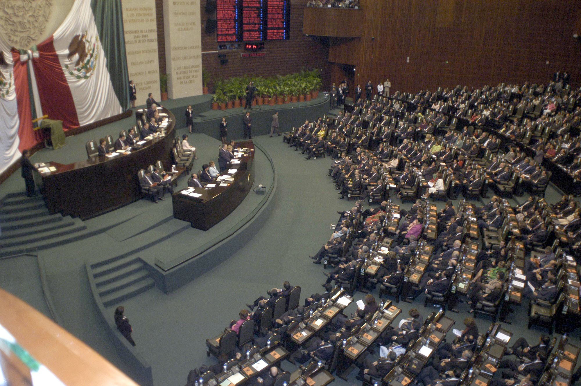 Diputados y senadores plantean reformas a diversos ordenamientos