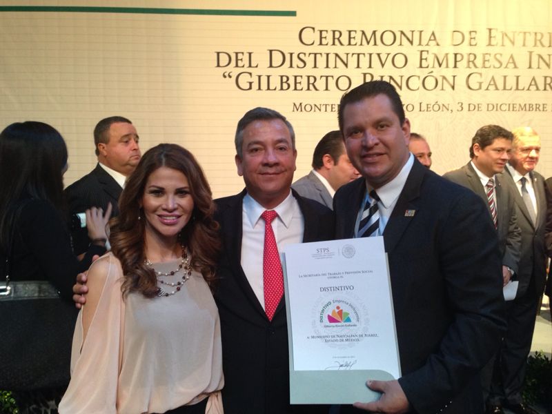 RECIBE NAUCALPAN EL DISTINTIVO GILBERTO RINCÓN GALLARDO