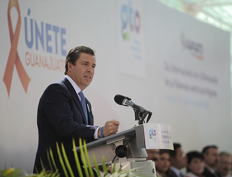 Firma Miguel Márquez, reforma a los artículos 39 y 153-A del Código Penal para el Estado de Guanajuato