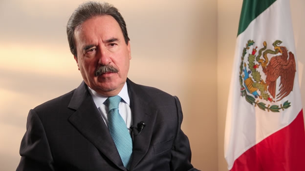 Entrevista al senador Emilio Gamboa Patr&oacute;n Coordinador del Grupo Parlamentario del PRI