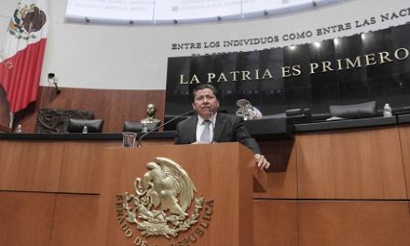 Senador Monreal propone ampliar periodos de sesiones en el Congreso.