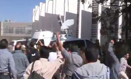 CNTE apedrea convoy de Chuayffet en MichoacÃ¡n