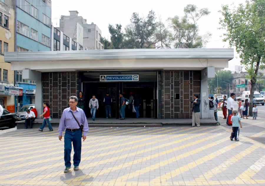 CERRARà STC TEMPORALMENTE EL ACCESO NORTE DE LA ESTACIÓN REVOLUCIÓN DE LA LÃNEA 2 PARA MODERNIZARLA