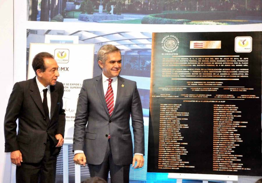 Promulga Mancera nueva Ley de Fiscalización Superior de CDMX