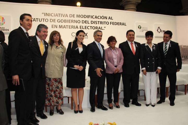 Iniciativa de modificación al estatuto de Gobierno en materia electoral