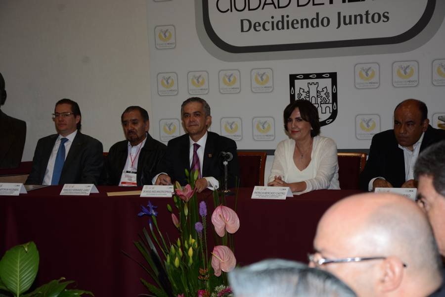 CONVOCA MANCERA A UN DEBATA NACIONAL SOBRE SALARIO MÃNIMO