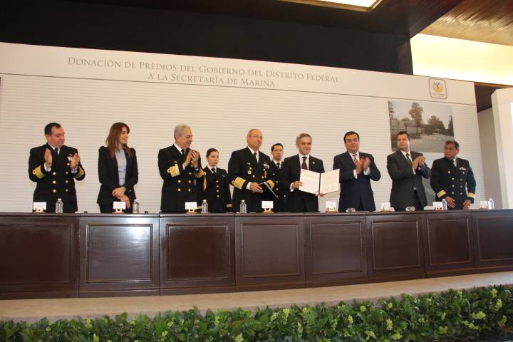 Otorga Gobierno de CDMX a SEMAR seis predios que ocupa desde hace 40 años