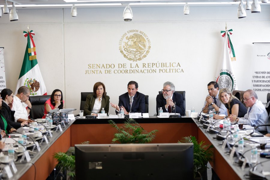 Analizan senadores, gobierno federal y organizaciones civiles ley de transparencia