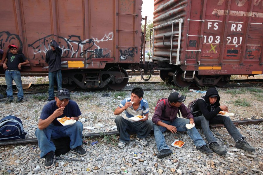 Necesario prevenir violación de derechos humanos de migrantes por parte de policías y funcionarios: Reyes Álvarez