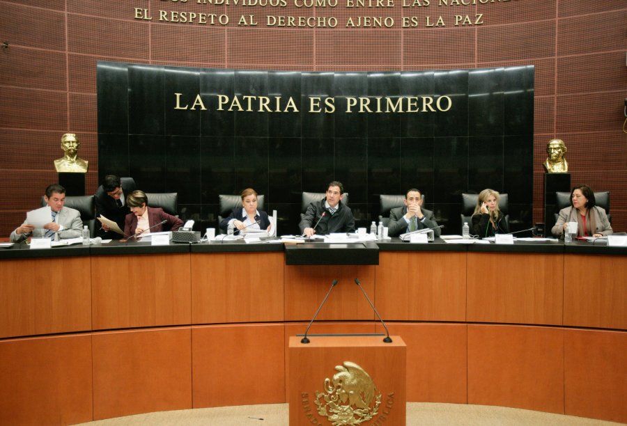 Reconocen hartazgo social y desconfianza hacia instituciones
