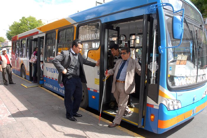Piden 50% de descuento en transporte para personas con discapacidad