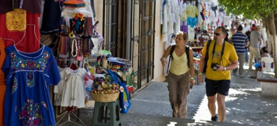 Exhorta Senado a evitar abusos contra turistas en temporada vacacional
