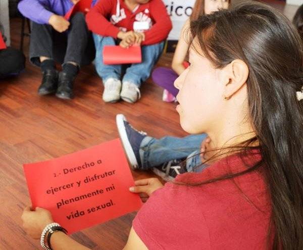 Jóvenes de CDMX aprenden a prevenir violencia en el noviazgo y embarazos no planeados