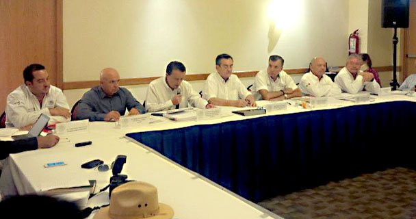 LA COMISIÓN PRESIDENCIAL ANUNCIA ACCIONES PARA REPARAR DAÑOS A FAMILIAS AFECTADAS POR FALTA DE SUMINISTRO DE AGUA POTABLE