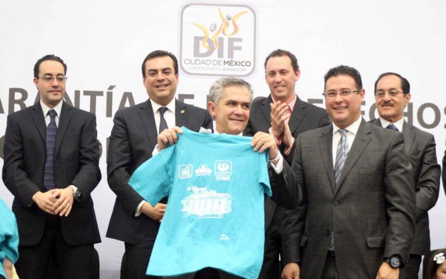 Entrega GDF 300 Tarjetas de Apoyo a Niños y Niñas con discapacidad