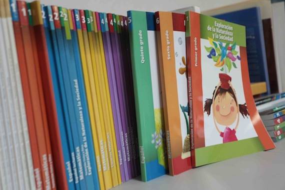 Incluir beneficios de lactancia materna en libros de texto gratuitos