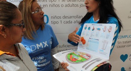 Realiza Sedesa Círculo Azul Humano a favor de la prevención y detección oportuna de la diabetes