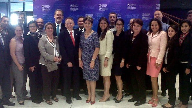 SE REÚNE LA SECRETARIA DE SALUD, MERCEDES JUAN, CON MEXICANOS QUE PRESTAN SUS SERVICIOS EN LA OPS