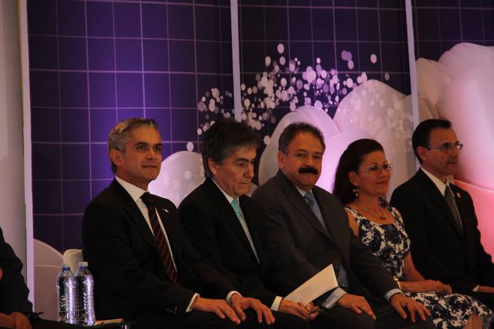 Entregan reconocimiento â€Ža Jefe de Gobierno por el Programa â€œSaludArteâ€