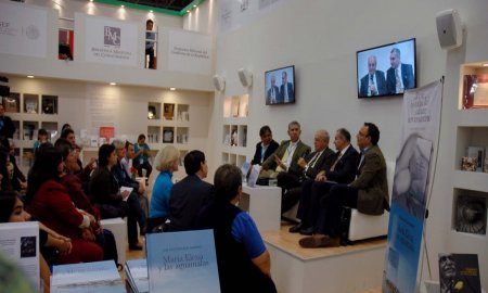 SE PRESENTA LIBRO SOBRE HISTORIA DEL CÃNCER CERVICOUTERINO